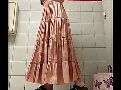 Sweet Japanese Babe Pissed in Toilet Room